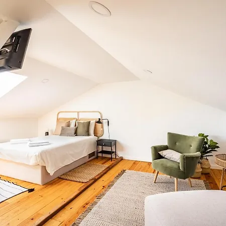 Akicity Real Charm Lisboa