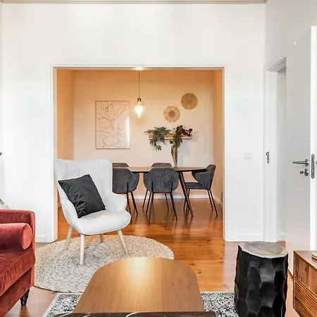 Akicity Real Charm Apartment Lissabon