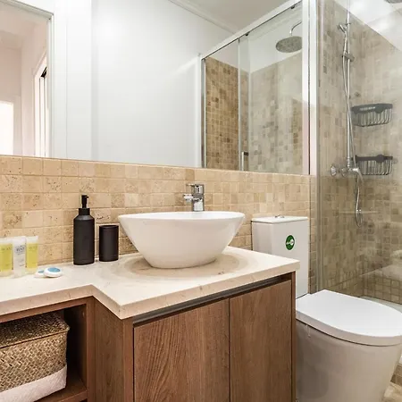 Akicity Real Charm Apartment Lissabon
